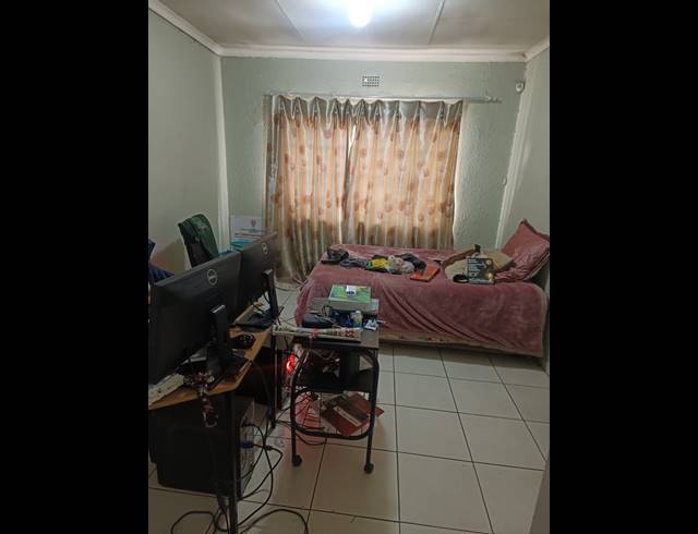 3 BEDROOM HOUSE FOR SALE IN BIRCHLEIGH NORTH